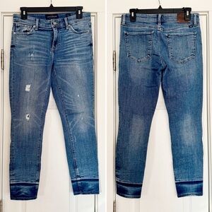 Lucky Brand | Distressed Women’s Dark Wash Skinny Blue Jeans